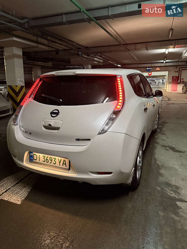 Хетчбек Nissan Leaf 2013 в Києві