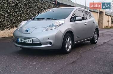 Хэтчбек Nissan Leaf 2012 в Одессе