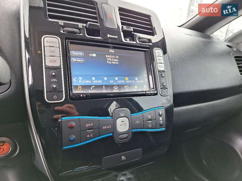 Хетчбек Nissan Leaf 2016 в Чернівцях