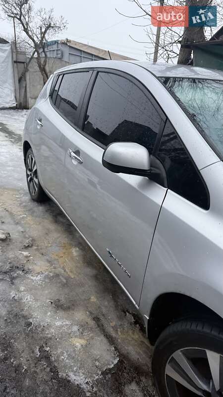 Хэтчбек Nissan Leaf 2018 в Полтаве