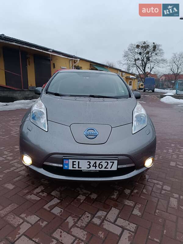 Хэтчбек Nissan Leaf 2014 в Ровно