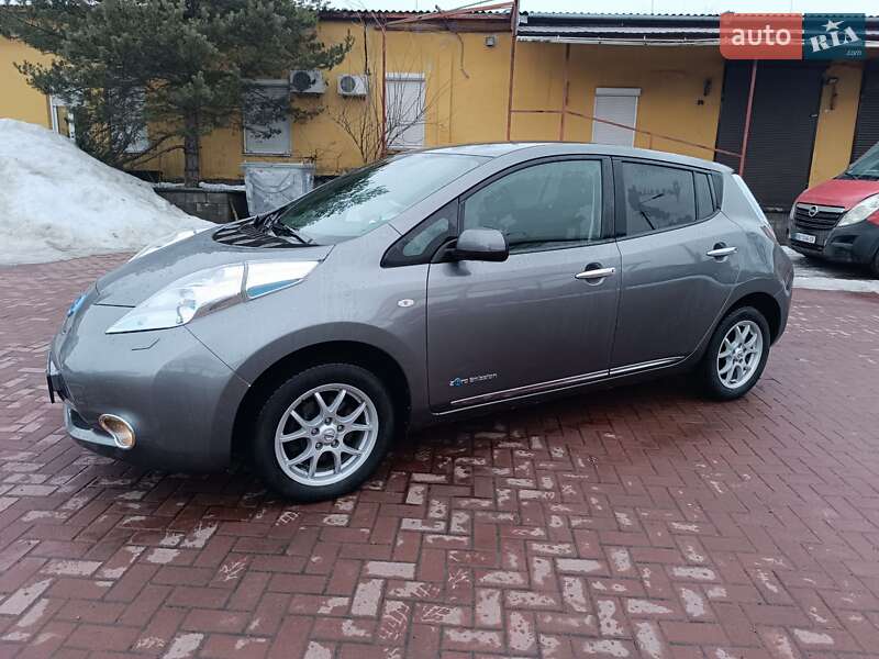Хэтчбек Nissan Leaf 2014 в Ровно