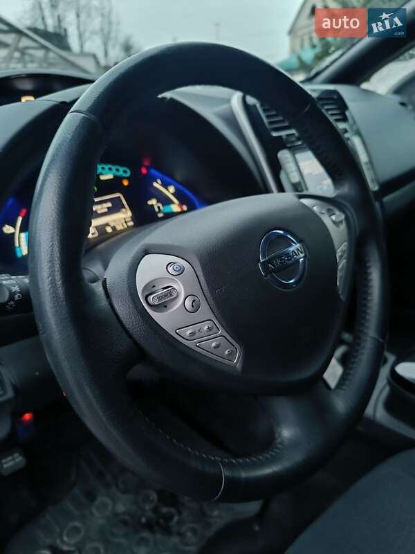 Хэтчбек Nissan Leaf 2014 в Ровно