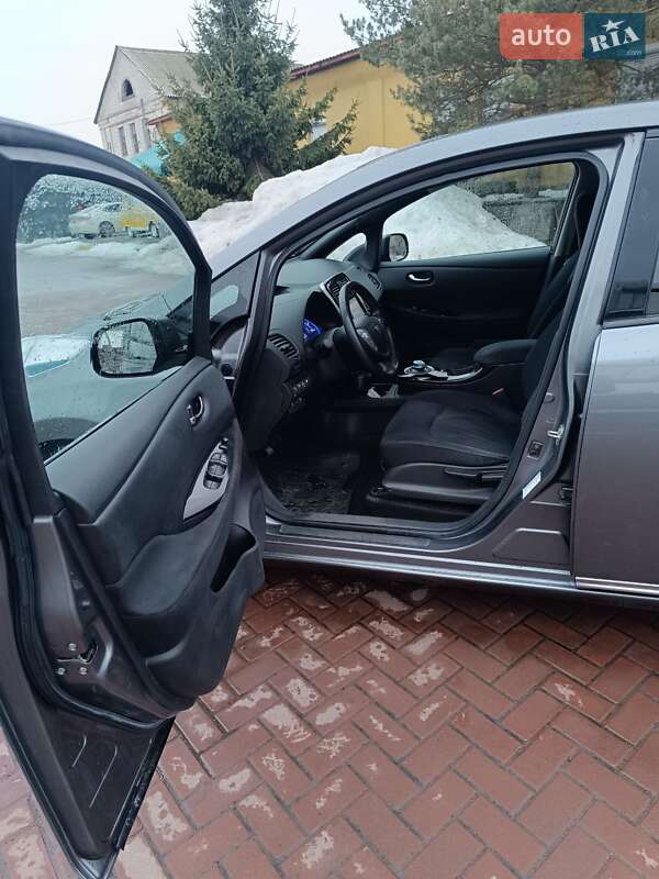 Хэтчбек Nissan Leaf 2014 в Ровно