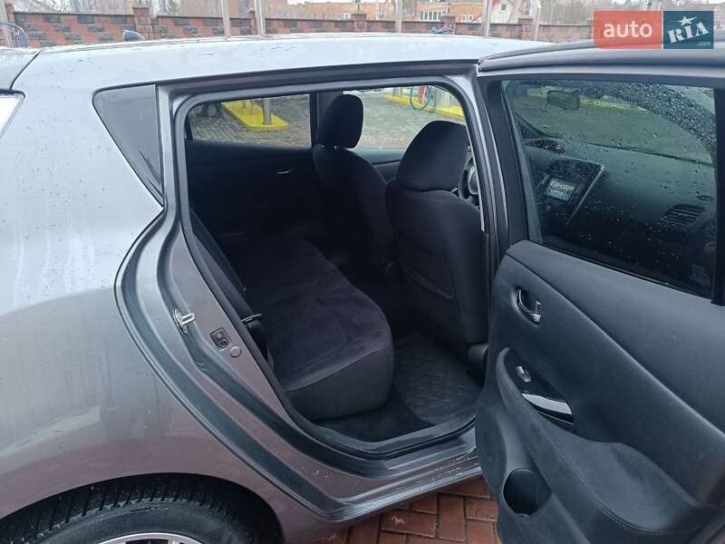 Хэтчбек Nissan Leaf 2014 в Ровно