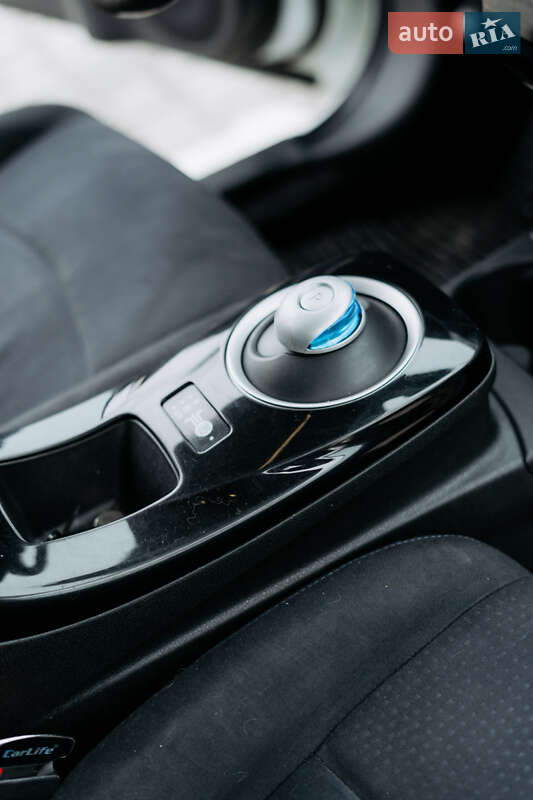 Хэтчбек Nissan Leaf 2015 в Черновцах