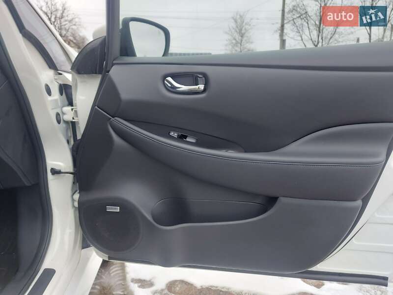 Хэтчбек Nissan Leaf 2018 в Житомире