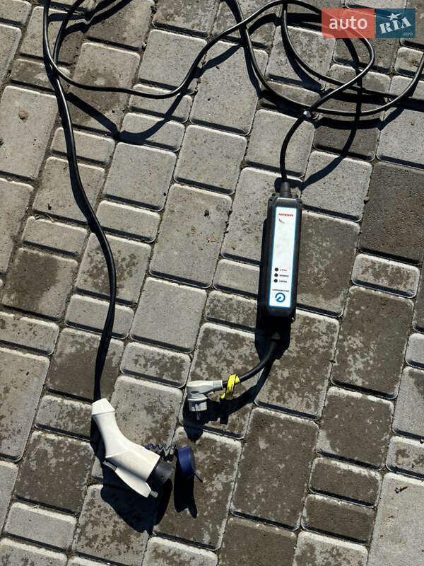 Хэтчбек Nissan Leaf 2014 в Стрые