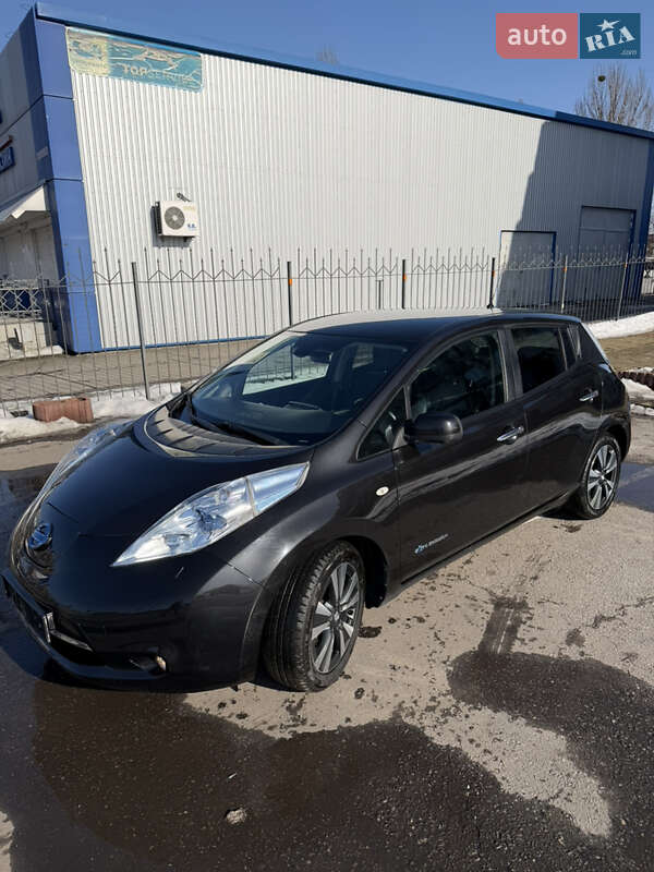 Хетчбек Nissan Leaf 2016 в Вінниці