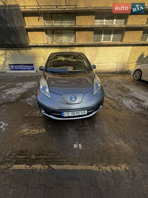 Хэтчбек Nissan Leaf 2013 в Черновцах