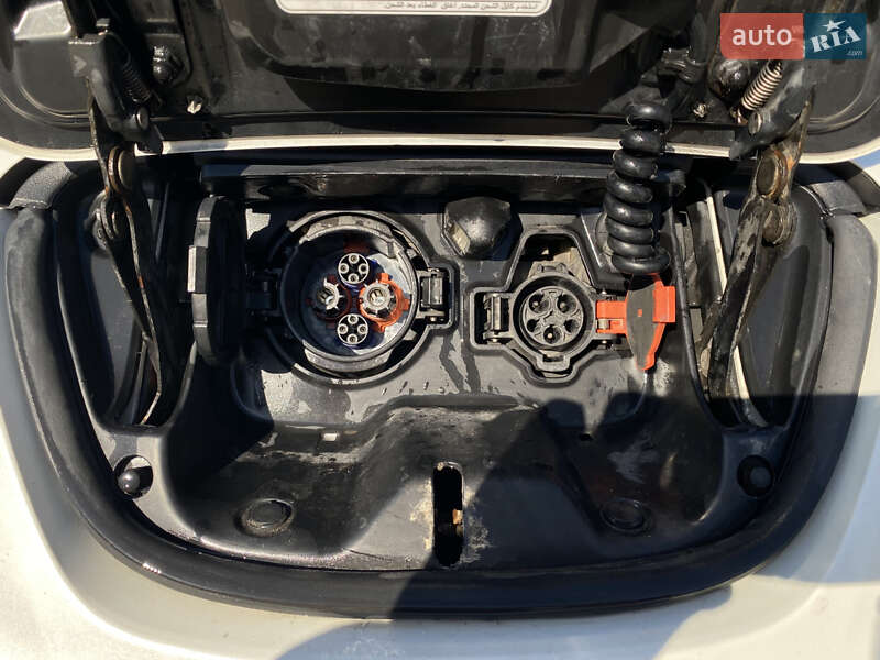 Хэтчбек Nissan Leaf 2013 в Ивано-Франковске