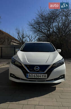 Хэтчбек Nissan Leaf 2019 в Ужгороде