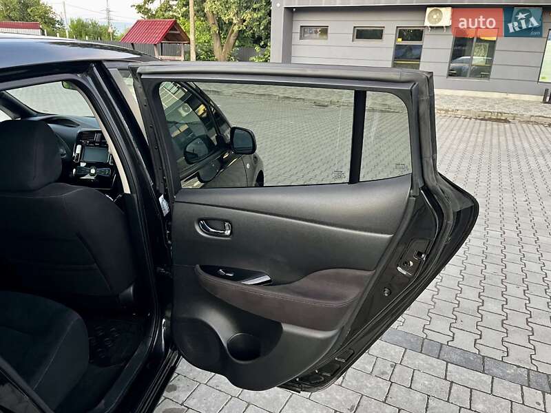 Хэтчбек Nissan Leaf 2015 в Ивано-Франковске