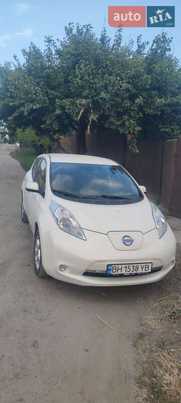 Хэтчбек Nissan Leaf 2014 в Одессе
