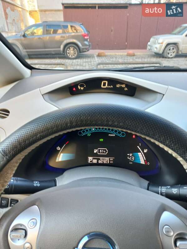 Хэтчбек Nissan Leaf 2015 в Тернополе