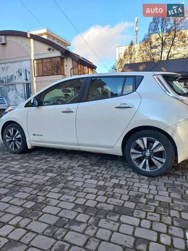 Хэтчбек Nissan Leaf 2015 в Тернополе