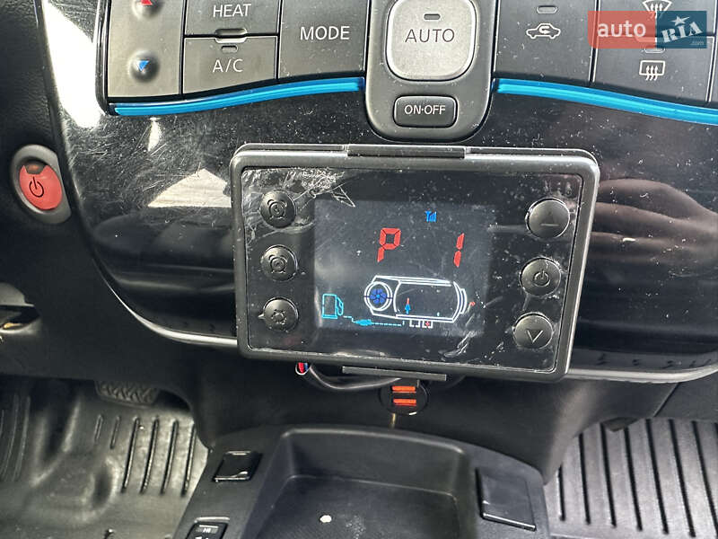 Хэтчбек Nissan Leaf 2013 в Луцке