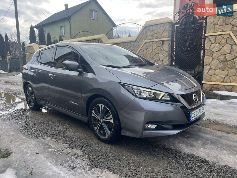 Хетчбек Nissan Leaf 2018 в Чернівцях