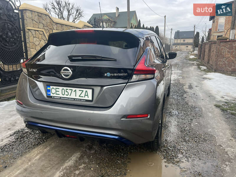 Хетчбек Nissan Leaf 2018 в Чернівцях
