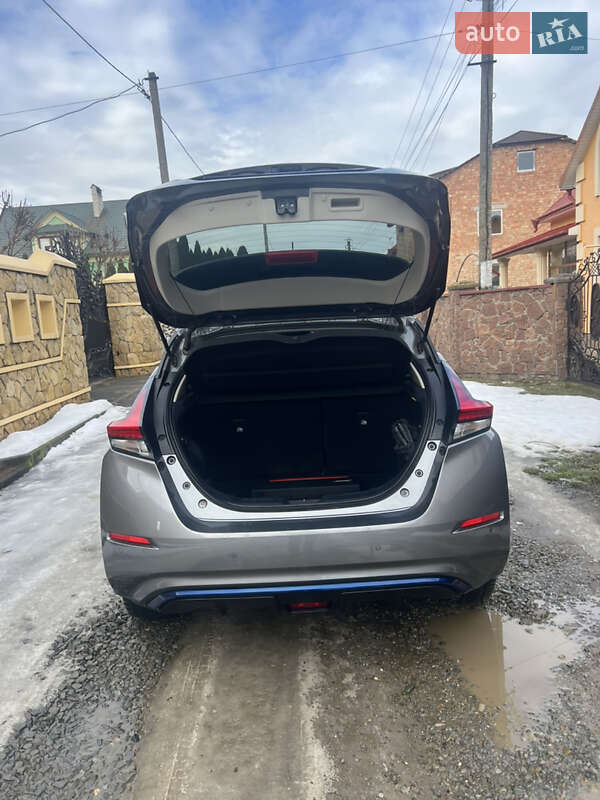 Хетчбек Nissan Leaf 2018 в Чернівцях