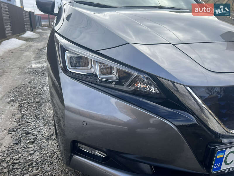 Хетчбек Nissan Leaf 2018 в Чернівцях