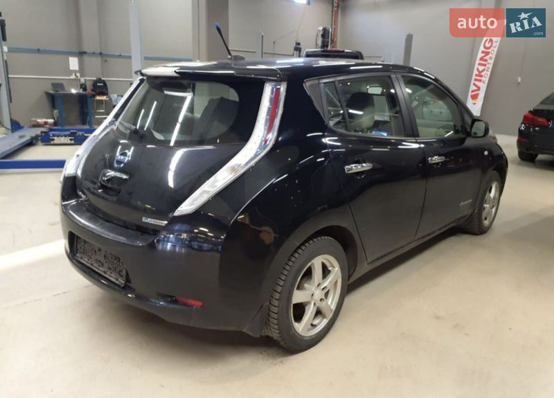 Хэтчбек Nissan Leaf 2012 в Львове