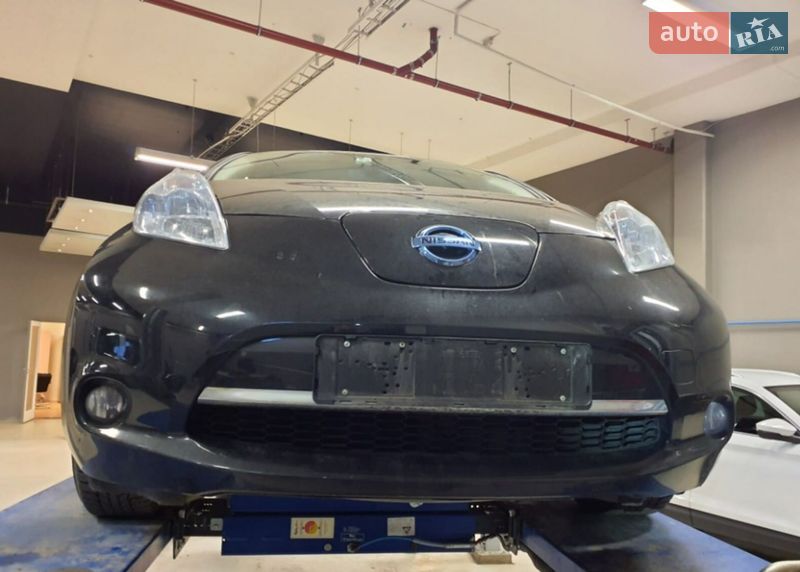 Хэтчбек Nissan Leaf 2012 в Львове