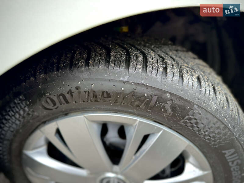 Хэтчбек Nissan Leaf 2021 в Каменском