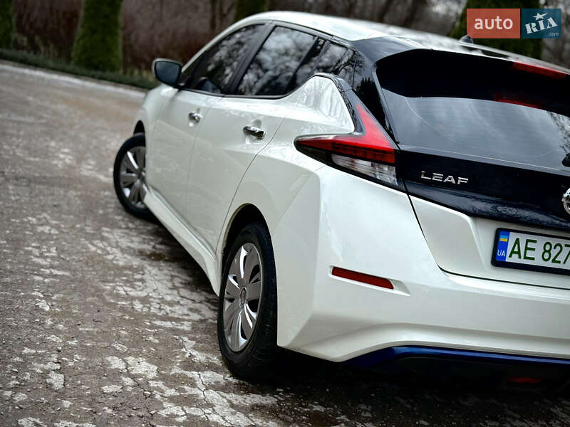 Хэтчбек Nissan Leaf 2021 в Каменском
