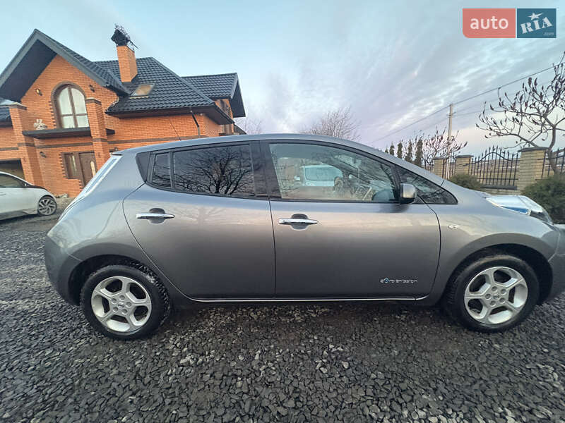 Хетчбек Nissan Leaf 2016 в Луцьку
