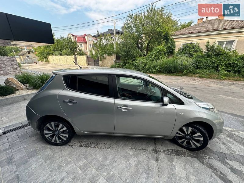 Хэтчбек Nissan Leaf 2015 в Тернополе фото 6 Хэтчбек Nissan Leaf 2015 в Тернополе