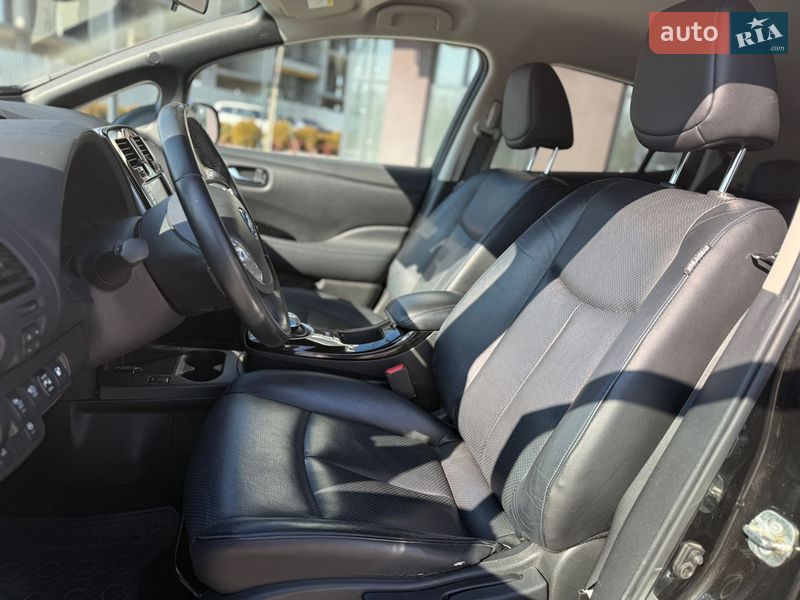 Хэтчбек Nissan Leaf 2014 в Городке фото 8 Хэтчбек Nissan Leaf 2014 в Городке