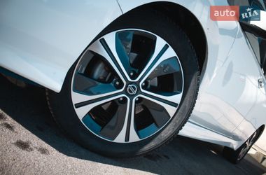 Хетчбек Nissan Leaf 2020 в Києві