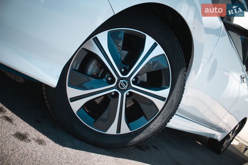 Хетчбек Nissan Leaf 2020 в Києві