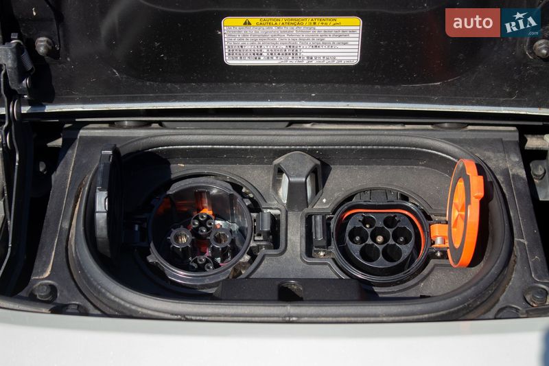 Хетчбек Nissan Leaf 2020 в Києві