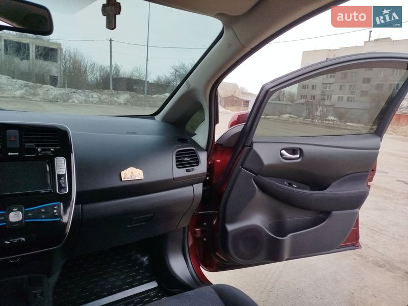 Хетчбек Nissan Leaf 2016 в Житомирі