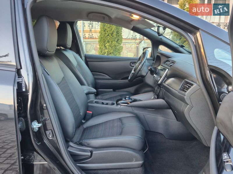 Хетчбек Nissan Leaf 2018 в Золочеві