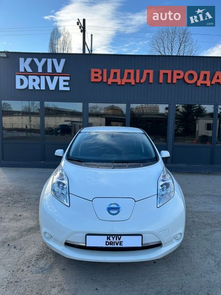 Хэтчбек Nissan Leaf 2016 в Киеве