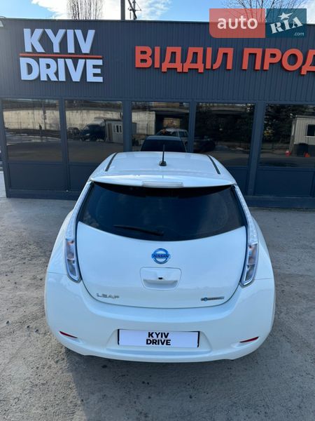 Хэтчбек Nissan Leaf 2016 в Киеве