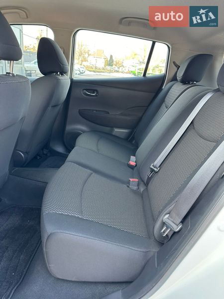 Хэтчбек Nissan Leaf 2016 в Киеве