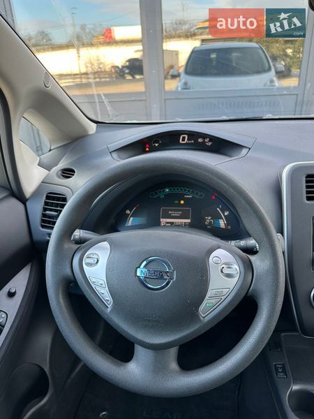 Хэтчбек Nissan Leaf 2016 в Киеве