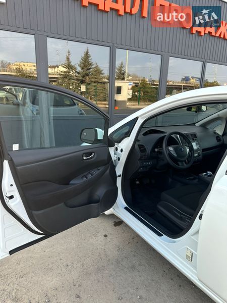 Хэтчбек Nissan Leaf 2016 в Киеве