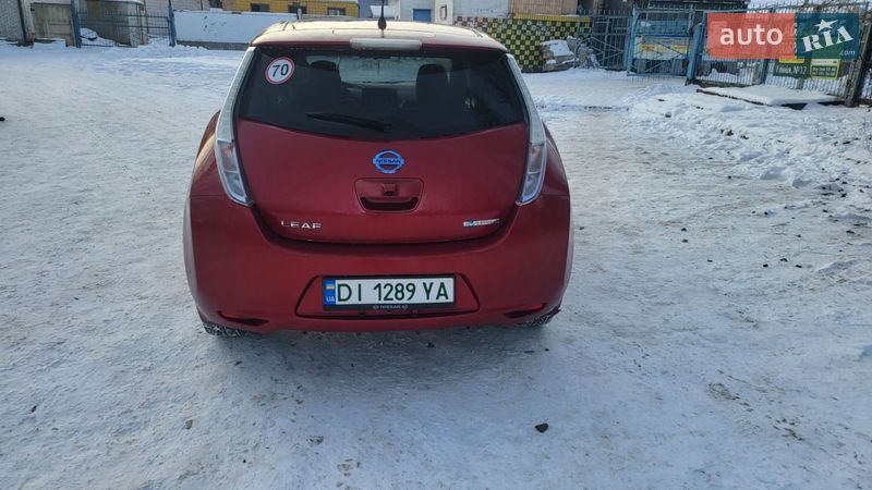 Хэтчбек Nissan Leaf 2012 в Никополе