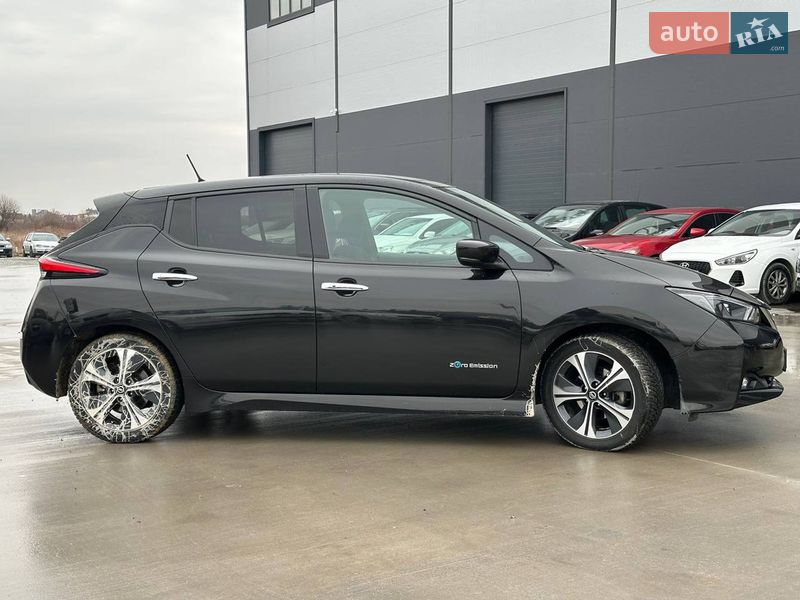 Хетчбек Nissan Leaf 2018 в Львові