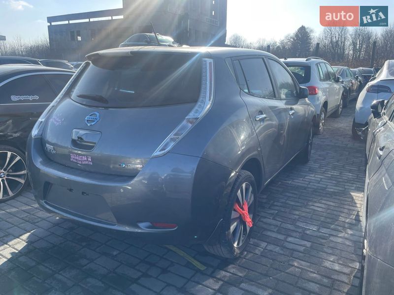 Хэтчбек Nissan Leaf 2014 в Львове