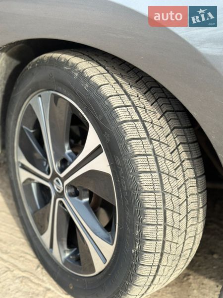 Хетчбек Nissan Leaf 2018 в Львові