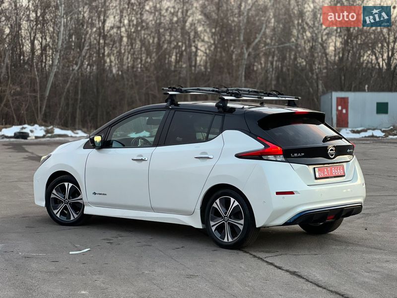Хэтчбек Nissan Leaf 2018 в Киеве