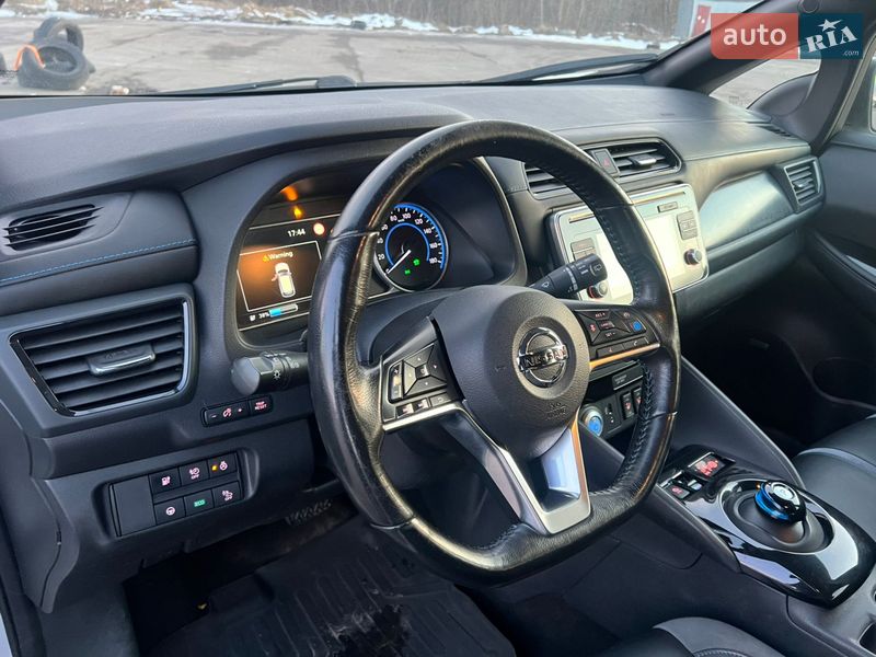 Хэтчбек Nissan Leaf 2018 в Киеве