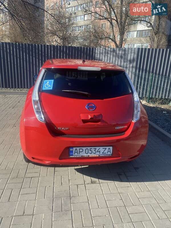 Хэтчбек Nissan Leaf 2016 в Днепре