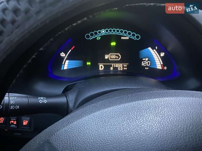 Хэтчбек Nissan Leaf 2016 в Днепре